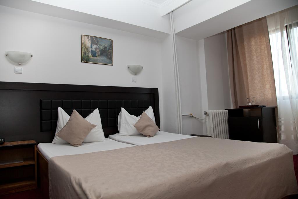Hotel Metropol Piteşti Camera foto