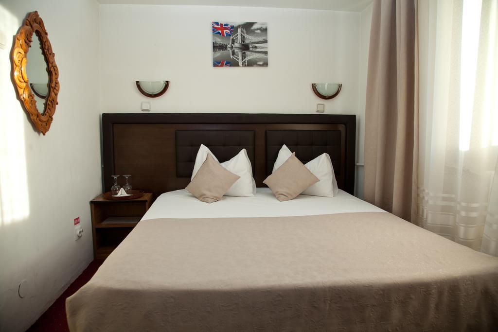 Hotel Metropol Piteşti Esterno foto